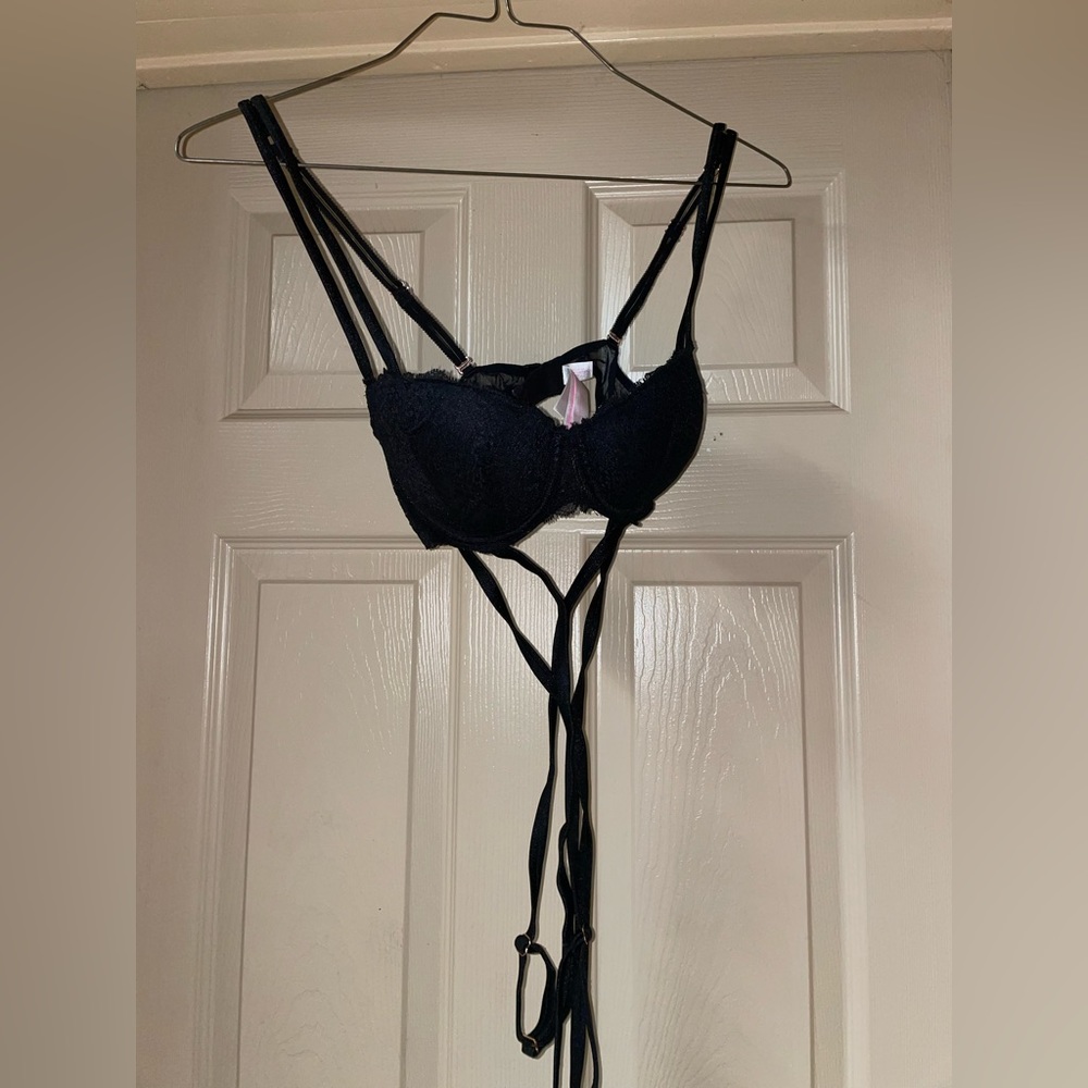 Pink Victoria’s Secret push up bra
